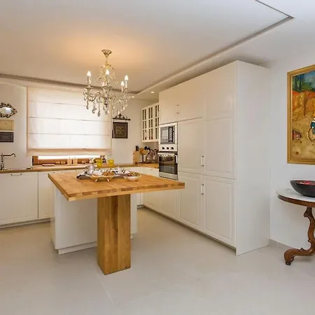 Superb With Private Pool Апартаменты